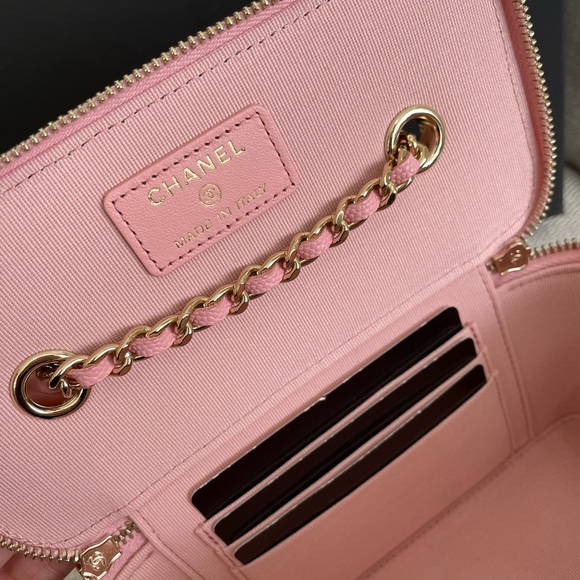 22C Sakura Pink Caviar Vanity - Picture 11 of 14